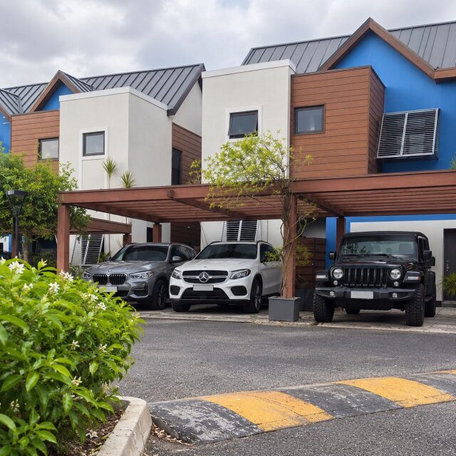 4 Bedroom 5 Bathroom Kgn 6 Medinah Houses 21 Salisbury Avenue, Kingston 6