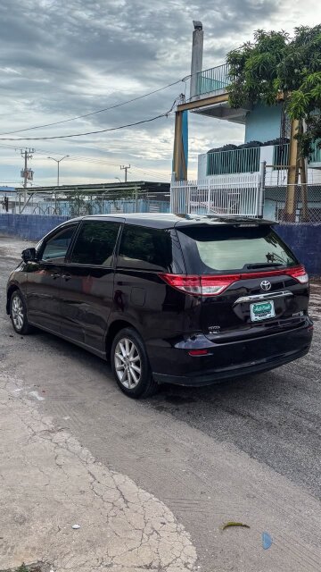 2015 Toyota Estima