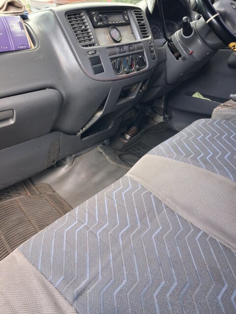 2004 Nissan Carvan Bus