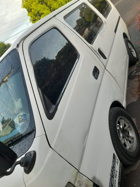 2004 Nissan Carvan Bus