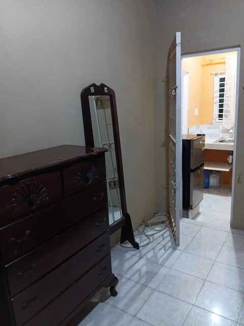 1 Bedroom Flat With Kitchen And Bathroom