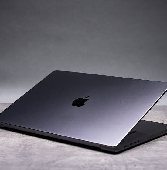 2026 Apple MacBook Pro 16