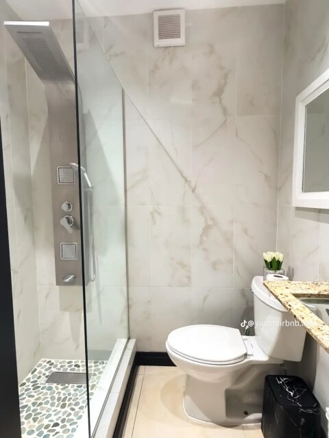 Airbnb Airbnb & Hotels Kingston