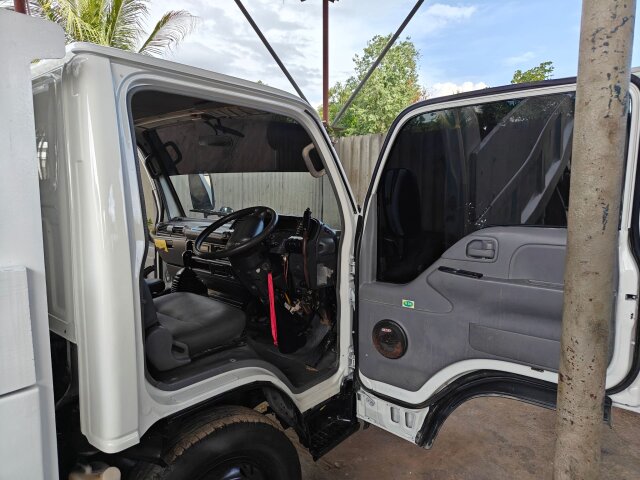 2005 Isuzu Elf Tipper