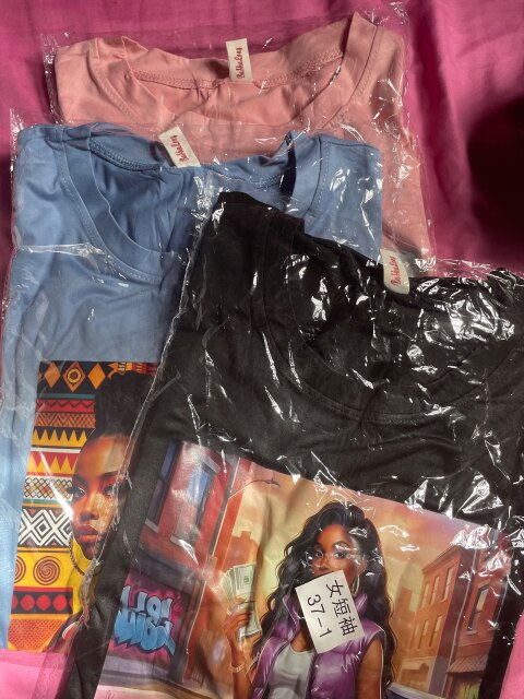 Ladies T-shirt For Sale 1500 Jmd For One Women's Clothes Negril