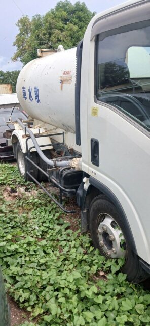 2007 Isuzu Elf Water Truck