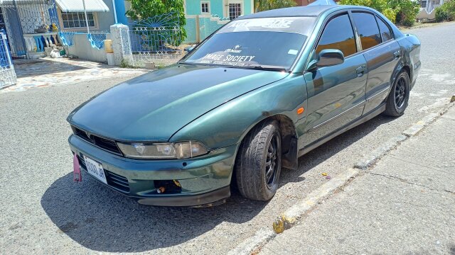 Mitsubishi Galant