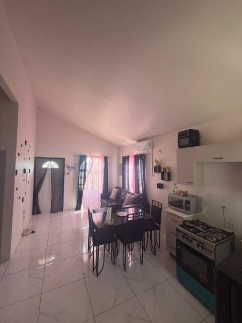 Charming 2 Bedrooms Home in Phoenix Park