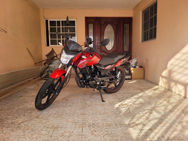 2024 AKT 150cc Sport Bikes Portmore