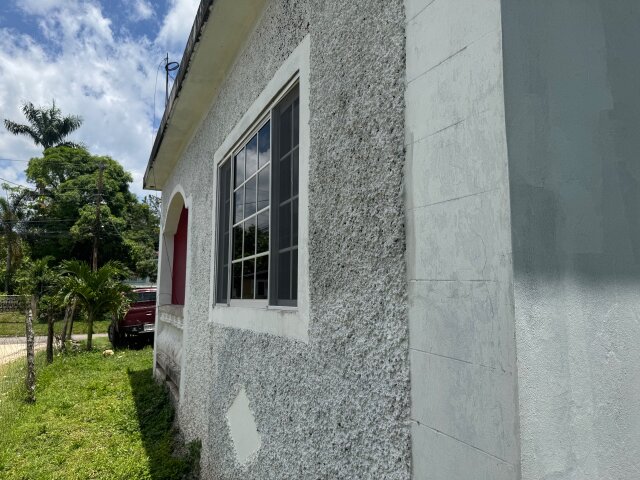 2 Beds House On Approx. 1.30 Acre Of Land