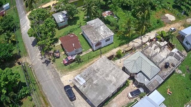 2 Beds House On Approx. 1.30 Acre Of Land Houses Cave Valley,March Town