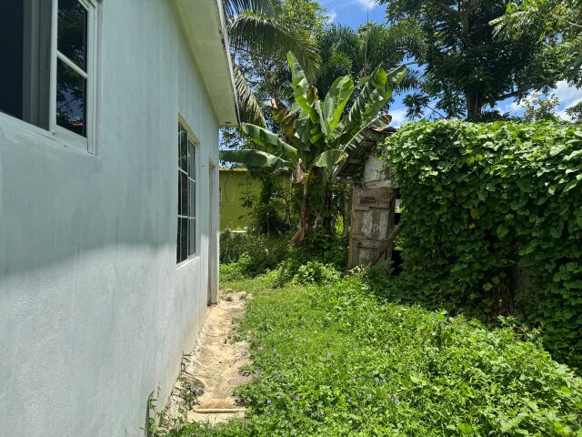 2 Beds House On Approx. 1.30 Acre Of Land