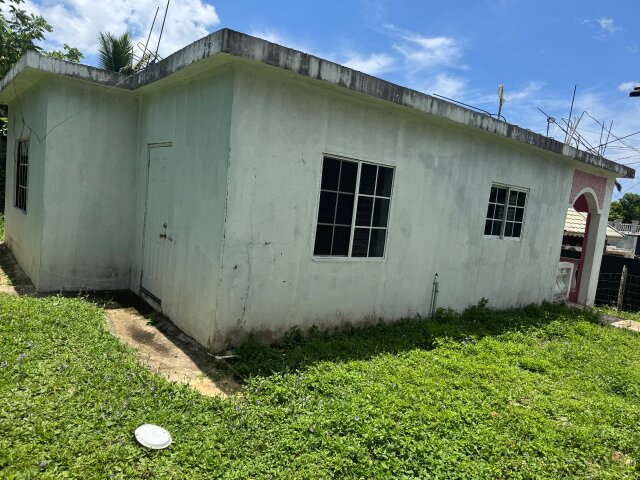 2 Beds House On Approx. 1.30 Acre Of Land