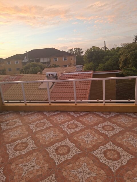 1 BEDROOM FURNISHED - SINGLE PERSON ONLY