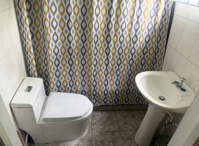 Spacious 1 Bedroom With Private Entrance