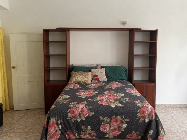 Spacious 1 Bedroom With Private Entrance