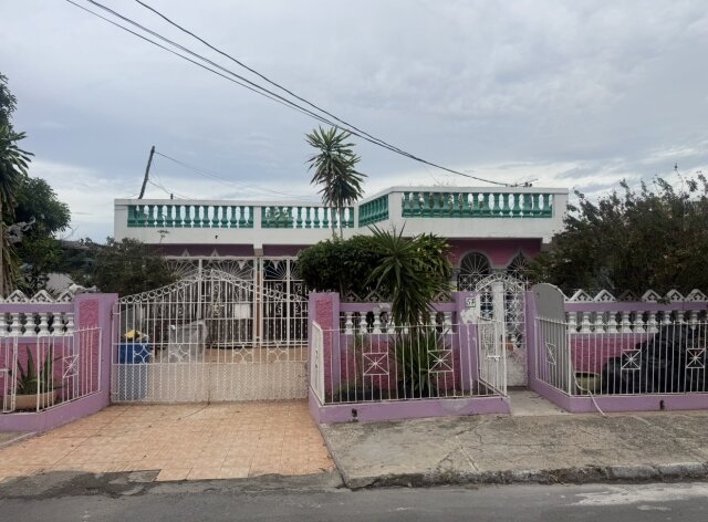 Spacious 1 Bedroom With Private Entrance