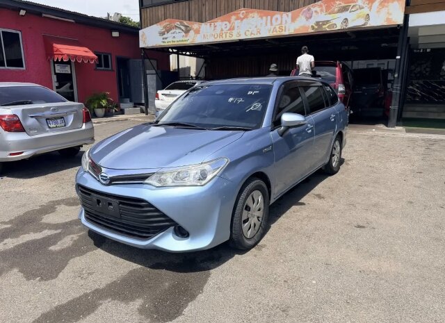 2016 Toyota Fielder