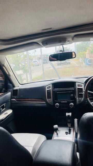 2017 Mitsubishi Pajero