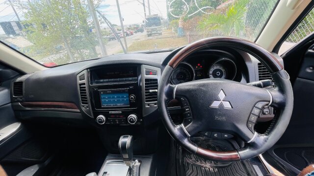 2017 Mitsubishi Pajero
