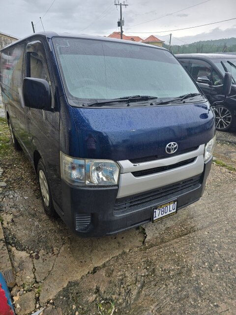 2014 Hiace Bus Vans & SUVs Darliston And Balck River