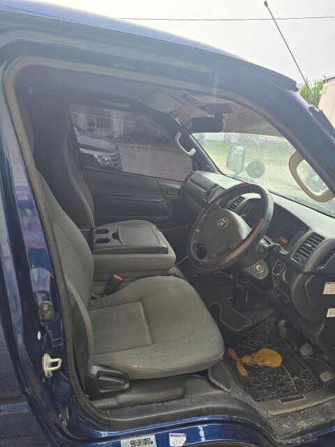 2014 Hiace Bus