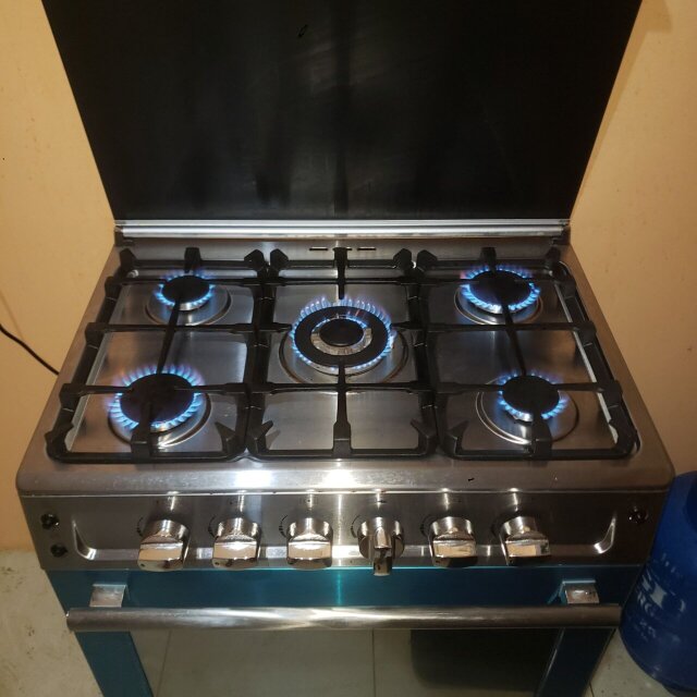 Blue World, Large 5 Burner Stove With Grill