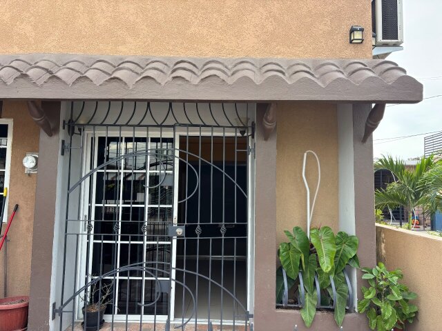 2 Bedroom House Houses Cumberland,Portmore