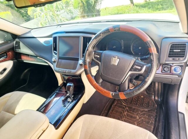 2015 Toyota Crown 876_496_2147
