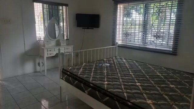 Cozy 1 Bedroom Home with Great Amenities
