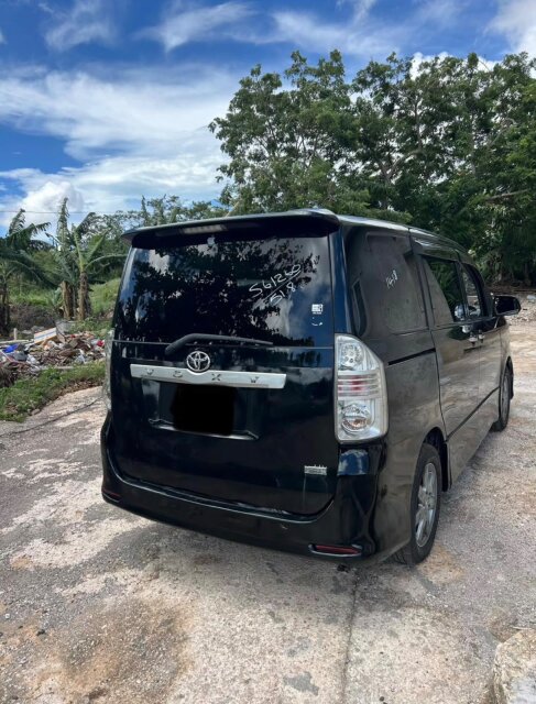 2009 Toyota Voxy