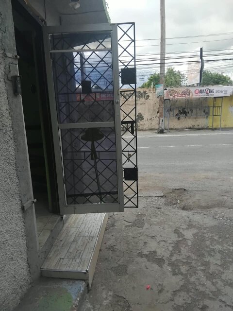Small Business Shop For Rent At