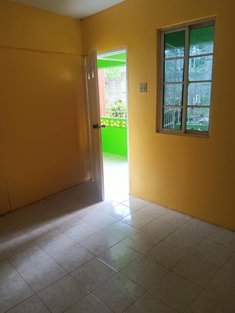 3 Bedrooms /2 Kitchen/ 2½ Bathrooms For Rent