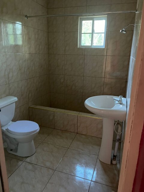 3 Bedrooms /2 Kitchen/ 2½ Bathrooms For Rent