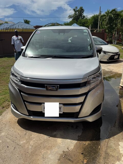 2020 Toyota Noah Vans & SUVs Park Mountain