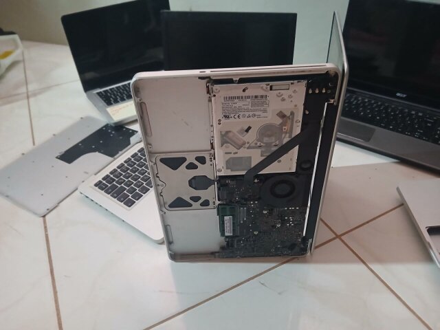 Laptop For Sales.