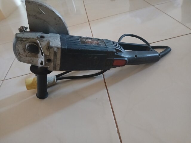AEG... Large, Corded Heavy-duty Angle Grinder,...