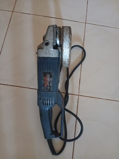 AEG... Large, Corded Heavy-duty Angle Grinder,...