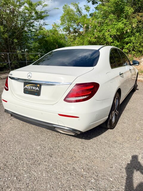 Mercedes-Benz E200