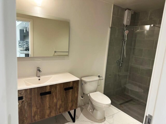 Airy 1 Bedroom Apartment in Gated Brunswick Complex