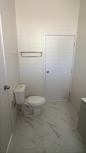 Unfurnished 2 Bedrooms in Phoenix Park Village