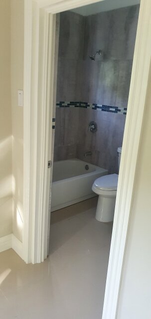 Unfurnished 2 Bedroom 2.5 Bathroom - Redhills
