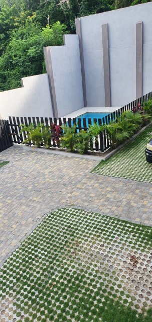 Unfurnished 2 Bedroom 2.5 Bathroom - Redhills