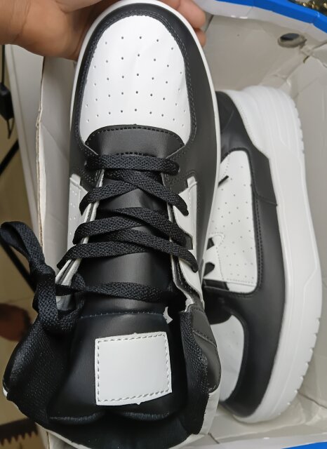 Men Sneskers Size 10 And 11 Available