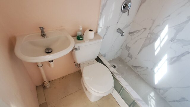 Detached 1 Bedroom Studio Unit