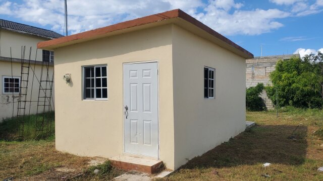 Detached 1 Bedroom Studio Unit