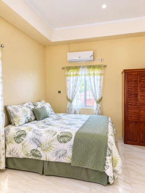 5 Bedroom 3 Bathrooms