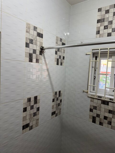 5 Bedroom 3 Bathrooms