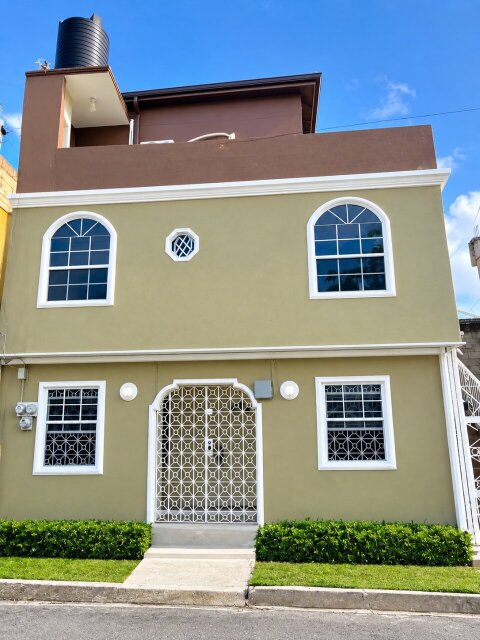 5 Bedroom 3 Bathrooms Houses Cornwall Courts