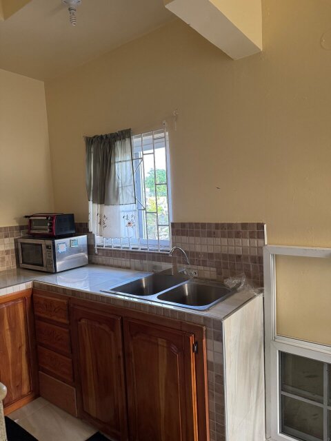 5 Bedroom 3 Bathrooms
